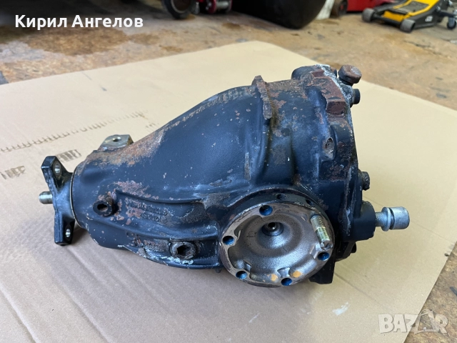 Заден диференциал за Mercedes E-class W210 2.0 136 к.с. (3.27), снимка 2 - Части - 52570078