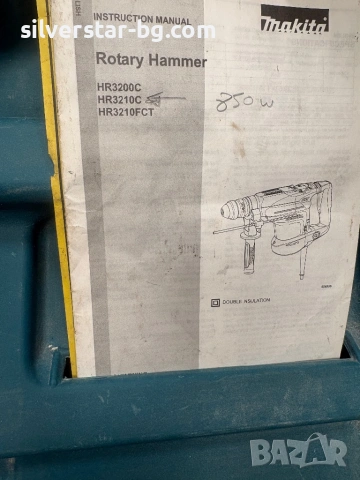 Екектрически  Перфоратор MAKITA HR3210C, снимка 4 - Перфоратори - 53768048
