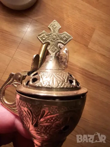 Старинно бронзово кадило, тамянник  красиви орнаменти и цветя 15 см  кандило кадило църква параклис, снимка 3 - Антикварни и старинни предмети - 49471189