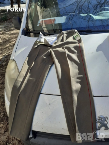 Панталон стара военна униформа