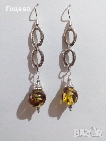 Прекрасни висящи обици със зелен Кехлибар и орнаменти в цвят Сребро , снимка 1