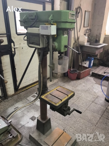 Колонна бормашина италианска в идеално състояние , снимка 4 - Бормашини - 52881560