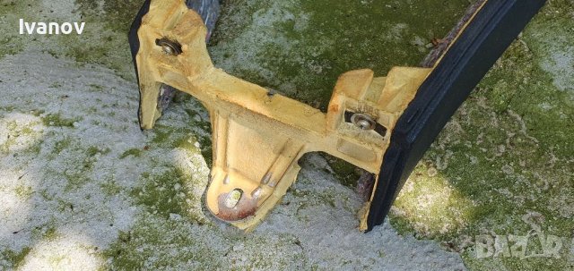 Основа средна конзола около скоростния лост за бмв е36 купе , снимка 3 - Части - 41411116