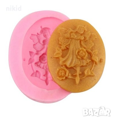 Момиче фея в рокля край цветя овал силиконов молд форма фондан 