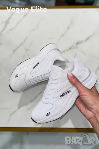 Дамски спортни обувки Adidas 