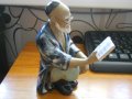 старинна порцеланова статуетка - учен (Китай)