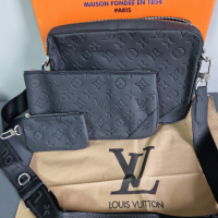 Мъжка чанта Louise Vuitton , снимка 1 - Чанти - 44568247