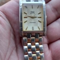 Дамски часовник Q&Q, снимка 1 - Дамски - 34792311