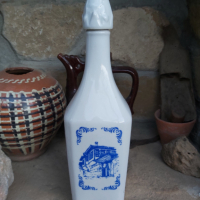 Стара порцеланова бутилка Мастика от соца., снимка 2 - Антикварни и старинни предмети - 36221375