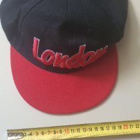 Шапка с козирка london, снимка 6 - Шапки - 41310471