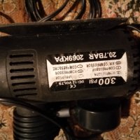 Компресор с манометър 12 V, снимка 1 - Други стоки за дома - 41760528