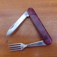 Джобно ножче 2 инструмента с виличка червено с калъф, снимка 2 - Антикварни и старинни предмети - 44439022