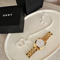 Дамски часовник DKNY Nolita NY 2873 , снимка 1 - Дамски - 44495452