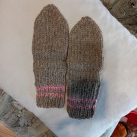 Ръчно плетени детски чорапи от вълна, дължина на ходилото 16 см., снимка 2 - Чорапи - 39773796