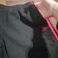 Гащи Adidas , снимка 2 - Къси панталони - 41101284