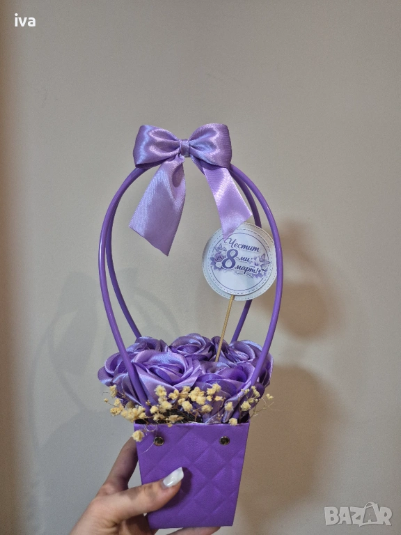 Кошничка с цветя, снимка 1