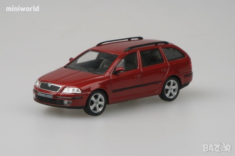 Skoda Octavia II Combi 2004 - мащаб 1:43 на Abrex моделът е нов в PVC дисплей-кейс, снимка 1