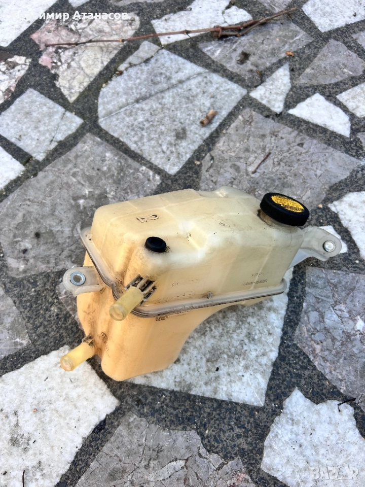 16480-26030. Разширително казанче антифриз за Тойота Авенсис T27. D-4D.  126кс.150кс. 2009-2014, снимка 1