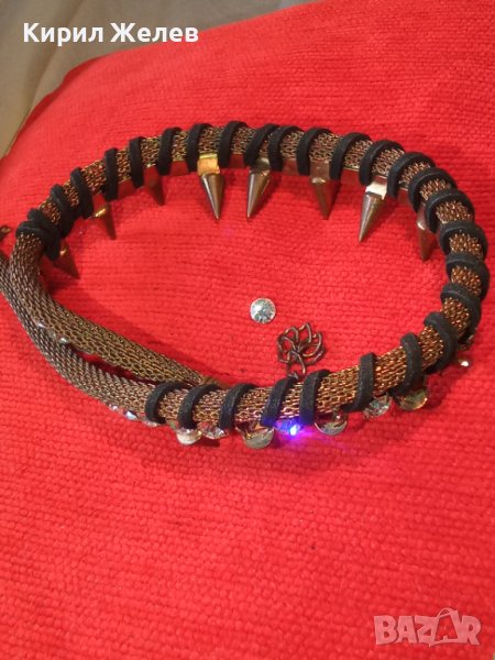 ИСКРЯЩО ПОЗЛАТЕНО КРИСТАЛНО РОКАДЖИЙСКО АРТ ХЕВИ-МЕТЪЛ КОЛИЕ ОГЪРЛИЦА 27022, снимка 1