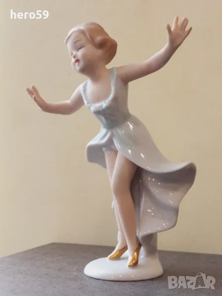 Порцеланова фигура балерина-фирма Валендорф, снимка 1