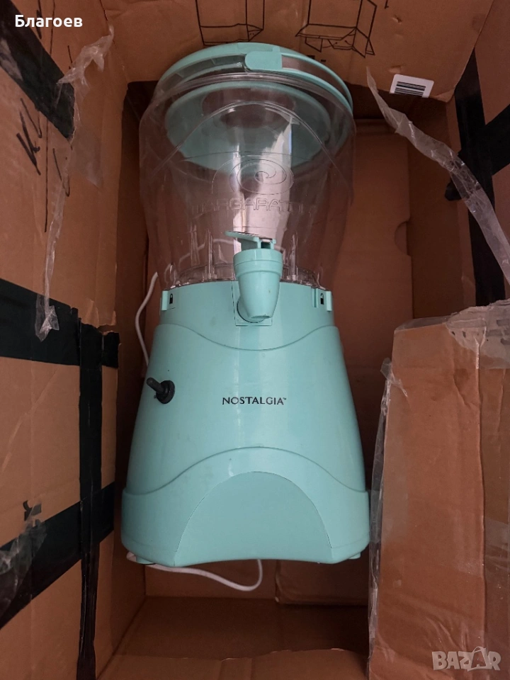 Машина за ледени напитки Nostalgia Margarator 3.7L (Aqua) 150W, снимка 1