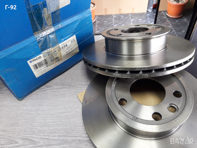 8DD355102-631=53936=701615301D**NEU**HELLA-PAGID**VW*T4**СПИРАЧЕН ДИСК *ПРЕДЕН *, снимка 1