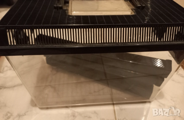 Exo Terra Кутия за съхранение на щурци L, снимка 3 - Терариуми и оборудване - 51594765