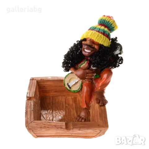 Забавен пепелник с раста фигура 