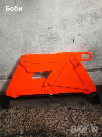 Оргинален триъгълник мерцедес w203 седан , снимка 12 - Аксесоари и консумативи - 53844003