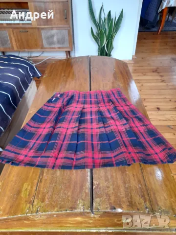 Стара детска плисирана пола,поличка