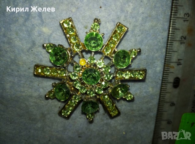 ПРЕКРАСНА СРЕБРИСТА АЖУРНА РЕТНО АРТ БРОШКА ИНКРУСТИРАНА с ИСКРЯЩИ ФАСЕТИРАНИ ЗЕЛЕНИ КРИСТАЛИ 17923, снимка 10 - Други - 42090466