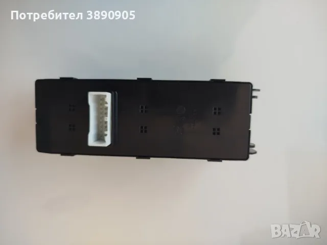 Бутони шофьорската врата/стъкла  Kia K5  93571D4010, снимка 3 - Части - 56171644