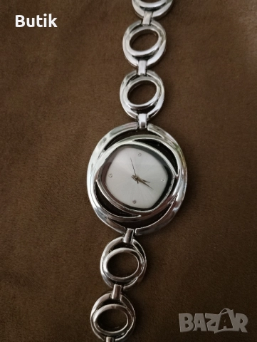 Дамски часовник 