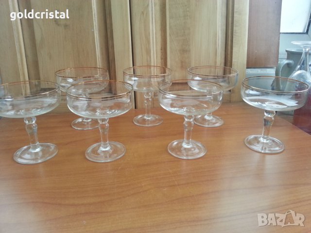 Ретро стъклени чаши , снимка 1 - Антикварни и старинни предмети - 39833762