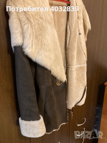 Продавам луксозно дамско палто от агнешка напа лазерно обработена .Чисто ново на известната марка  , снимка 2 - Палта, манта - 44798198