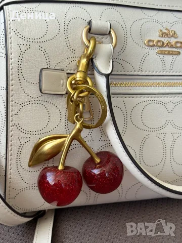 Coach ключодържател / висулка за чанта Red Glitter Cherry, снимка 2 - Други - 56067803