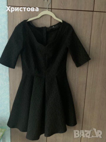 Малка черна рокля, снимка 1 - Рокли - 44572502