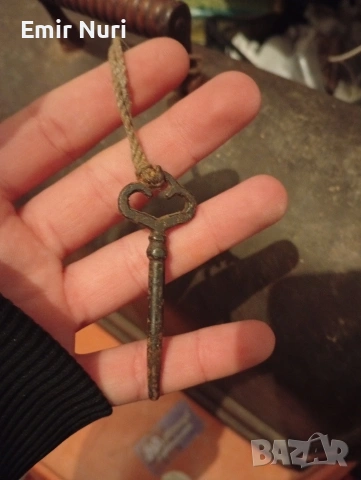 Стара шевна машина Сингер с кутия ключ и плюс Инструменти за нея, снимка 5 - Антикварни и старинни предмети - 53755422