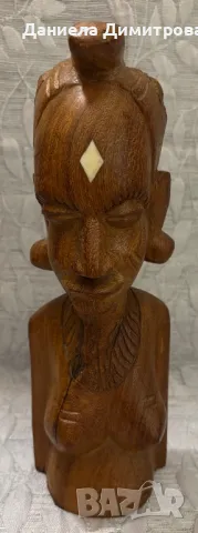 Бюст на африканска жена от дърво масив