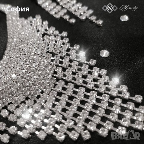 Луксозен дамски комплект бижута с кристали от 2 части “Larissa”📿💎, снимка 1 - Бижутерийни комплекти - 41891035