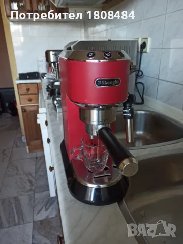 Кафемашина Делонги Дедика с ръкохватка с крема диск, работи отлично и прави хубаво кафе с каймак , снимка 5 - Кафемашини - 47526169
