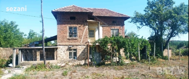 двуетажна къща в с. Михалци общ. Павликени