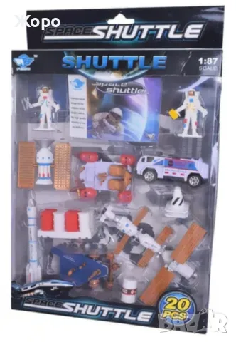 КОСМИЧЕСКА СТАНЦИЯ С КОСМИЧЕСКИ КОРАБИ И КОСМОНАВТИ 04691