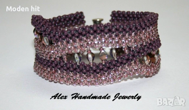 Ръчна изработка. Гривна от мъниста с две лица в лилаво.