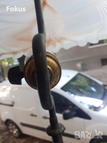 Прекрасна стара метална нощна настолна лампа, снимка 3 - Антикварни и старинни предмети - 53294554