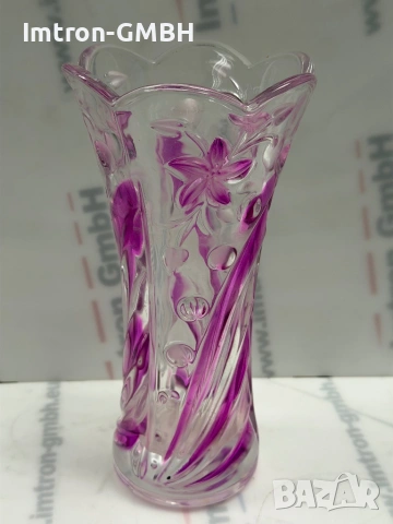 Красива стъклена ваза 