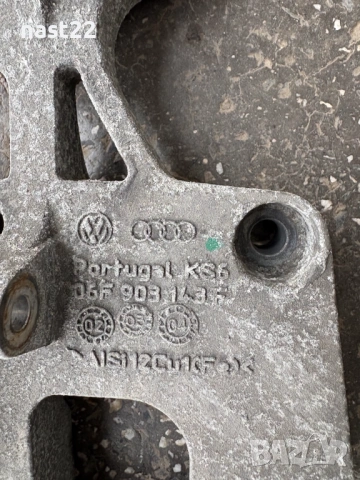 Конзола (стойка) алтернатор и компресор климатик Фолксваген Голф 5 1.6, снимка 2 - Части - 53044216