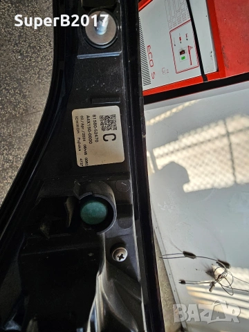 Продавам - оригинален трети стоп за Lexus LBX 2024 г. със забележка, снимка 6 - Части - 53375276