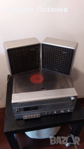Радио-касетофон и грамофон Philips с две колони , снимка 1 - Грамофони - 44582565