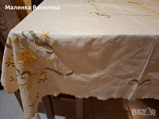 Бродирана покривка , снимка 13 - Гоблени - 52917830